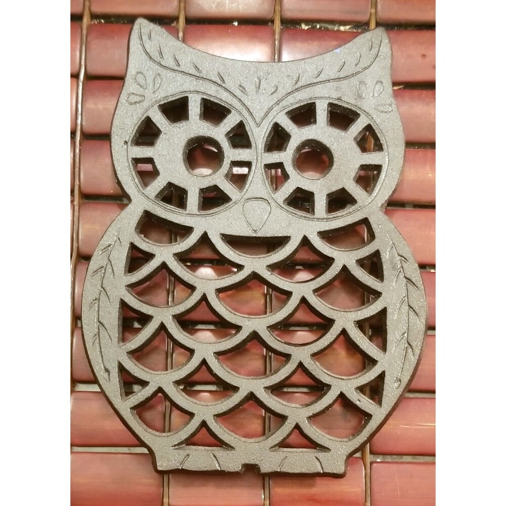 Large Vintage Cast Iron Owl Trivet 9"x6.5"